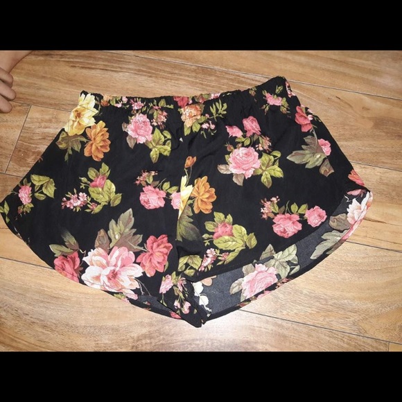 Flower print shorts - Picture 1 of 1